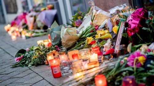 Ermittlung gegen Polizisten: Kundgebung nach tödlichen Polizei-Schüssen in Oldenburg
