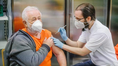 Coronavirus in Deutschland: Höhepunkt der Omikron-Welle steht bei Senioren noch bevor