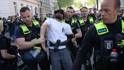 Berlin: Propalästinensische Aktivisten protestieren an Humboldt-Universität