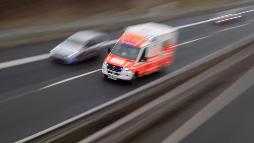 Zwickau: Fünf Polizisten bei Unfall auf A72 verletzt