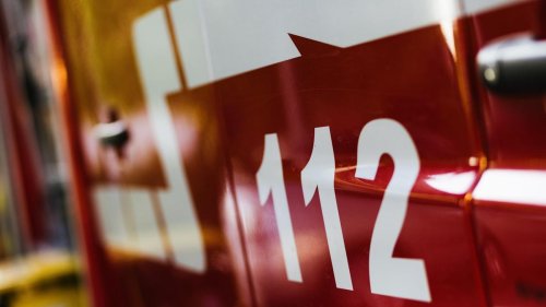 Feuerwehreinsatz: Zwei Verletzte bei Brand in Kasseler Mehrfamilienhaus