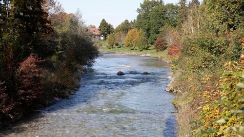 Kreis Rosenheim: Tod einer Frau nach Clubbesuch: Spurensuche im Fluss