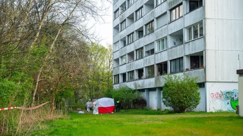 Kriminalität: Ein Monat nach tödlichem Balkonsturz: Fünf Personen in Haft