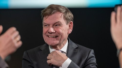Eilmeldung 09:22 Uhr Neues Bundeskabinett: Wadephul wird Außenminister, Reiche Bundeswirtschaftsministerin