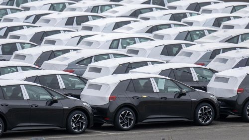 Autoverkehr: Zahl der in Deutschland zugelassenen Autos erreicht 49 Millionen