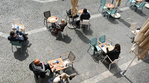 Verhalten in der Gastronomie: Dos and Don'ts in Biergarten, Café & Co.