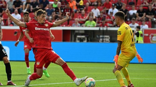 Bundesliga: Leverkusen mit fünf Wechseln, Augsburg mit dreien