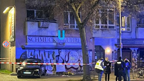 Unfall: 17-Jähriger verletzt mehrere Menschen bei Flucht vor Polizei