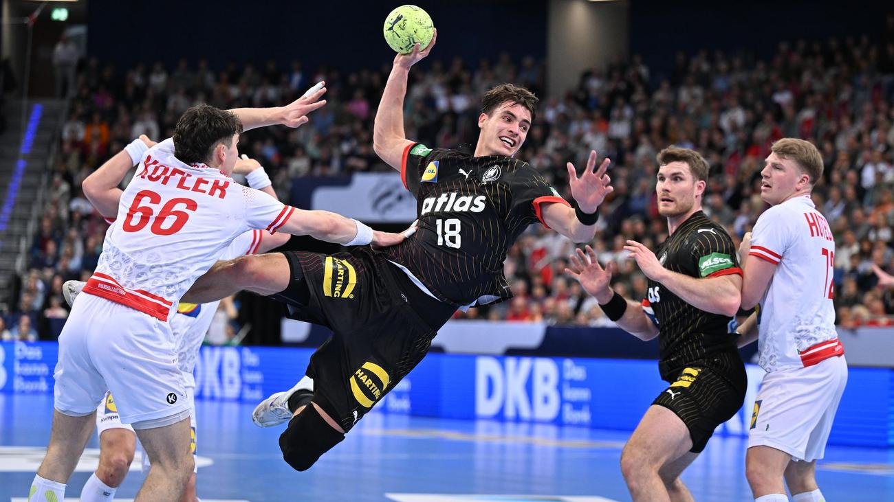 Sieg gegen Österreich: Knorr guckt zu: Handballer vorzeitig für EM qualifiziert