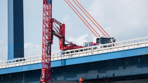 Reparatur: Rechter Fahrstreifen auf Norderelbbrücke in Hamburg gesperrt