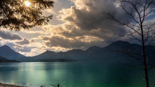 Vorhersage: Wechselhaftes Wetter zum Wochenstart in Bayern