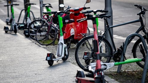 Verkehr: 2022 erneut mehr Unfälle mit E-Scootern registriert