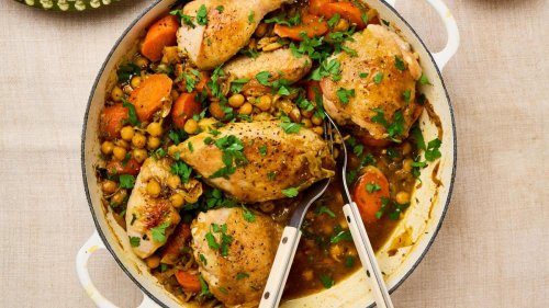 Geschmortes Huhn mit Kichererbsen: Hühnerteile zum Teilen
