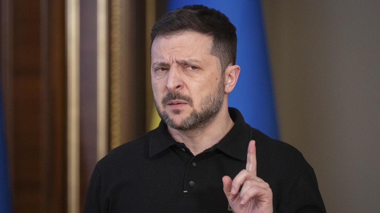 Ukrainekrieg: Selenskyj wirft Russland Bruch der angekündigten Waffenruhe vor