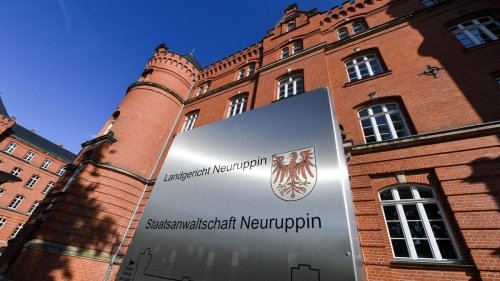 Landgericht Neuruppin: Fahrkartenautomaten gesprengt: Prozess gegen Männer beginnt