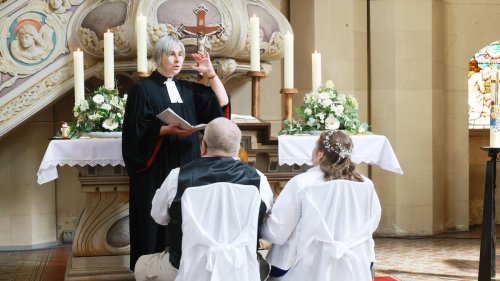 Pop-up-Hochzeit: 23 Paare geben sich spontanes Ja-Wort in Gera