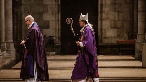 Kirche: Domradio ist nach Ankündigung von Woelkis Bistum "besorgt"