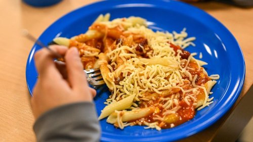 Schulen: Bildungssenatorin kritisiert kostenloses Schulessen