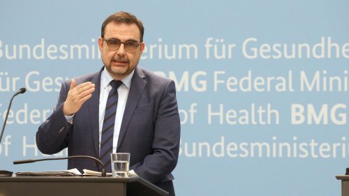 Covid-19: Holetschek weist Kritik von SPD und FW zu Bußgeldern zurück