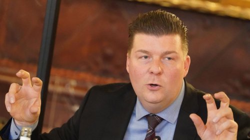 "Cum-Ex"-Ausschuss: Warburg-Vertreter: Dressel sagt nicht die Wahrheit