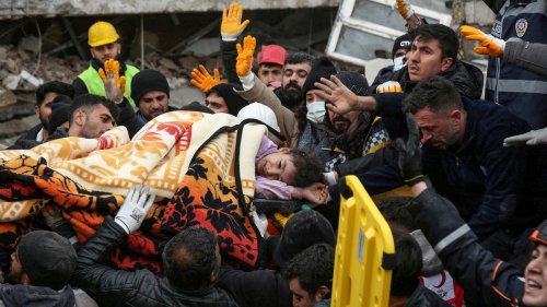 Erdbeben in der Türkei und in Syrien: Mehr als 2.600 Tote nach Beben in türkisch-syrischer Grenzregion