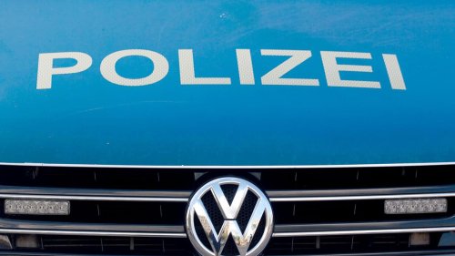 Ohne Helm unterwegs: Pedelec-Fahrer übersieht Linienbus - schwer verletzt