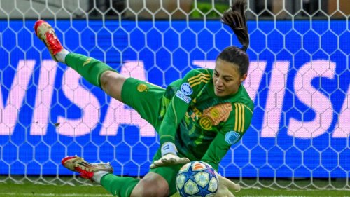 Champions League: Comeback von Grohs nach Krebs-Pause: Bayern unterliegen Lyon
