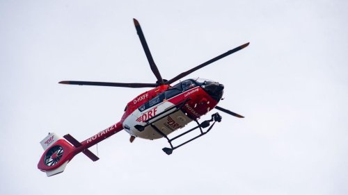 Notfälle: 14-Jähriger lebensbedrohlich verletzt - Pkw fährt weiter