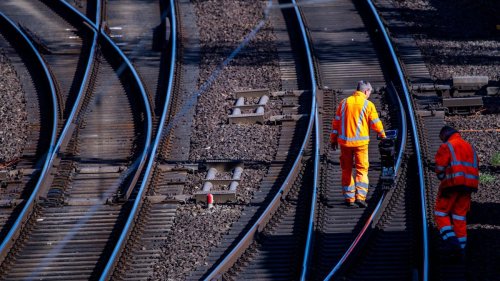 Baustellen: Union sieht noch viele schwierige Jahre für Bahnkunden