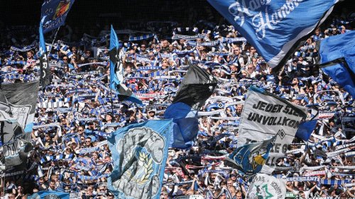 Fußball: Medien: Hamburg plant Aufstiegsfeier für beide HSV-Teams