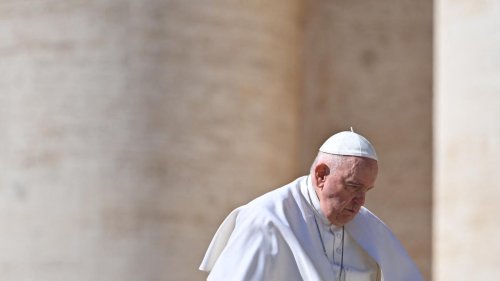 Vatikan: Papst Franziskus muss am Darm notoperiert werden