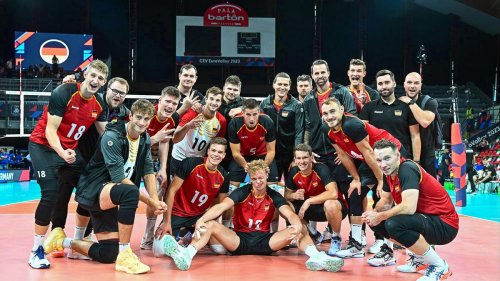 Volleyball: Volleyballer starten mit Sieg ins Olympia-Quali-Turnier