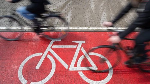 Umweltpolitik: Grüne Pfeile für Radfahrer: Weitere Schilder in Planung