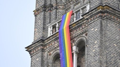 Kirche: Hamburger Erzbischof: Respekt für Outing in der Kirche