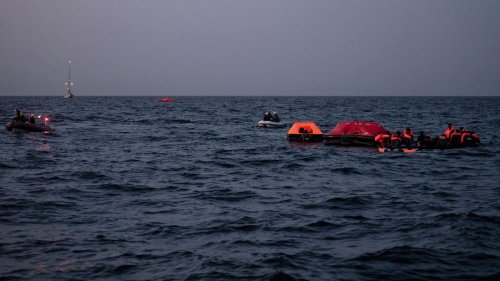 Mittelmeer: Tunesien: 76 Migranten nach Schiffsunglück vermisst