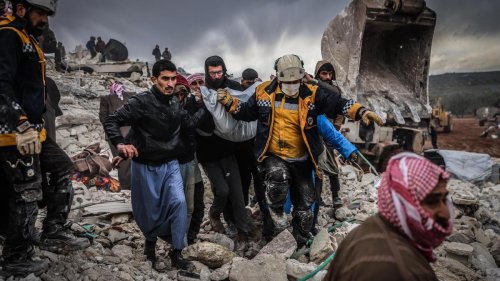 Türkei und Syrien: Zahl der Toten nach Erdbeben steigt auf mehr als 3.000