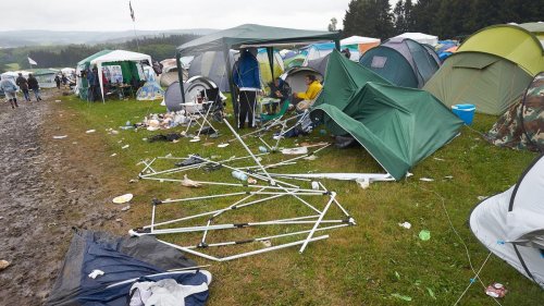 Musikfestival: "Rock am Ring": Aufgegebene Zelte werden zu Jacken