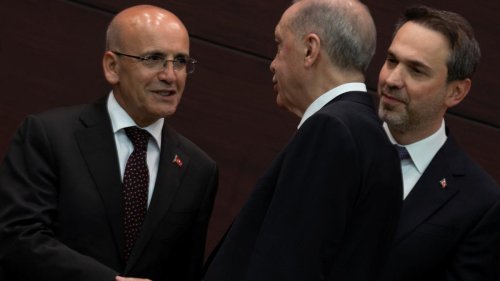 Türkei: Erdoğan deutet mit Ernennung des Finanzministers einen Kurswechsel an