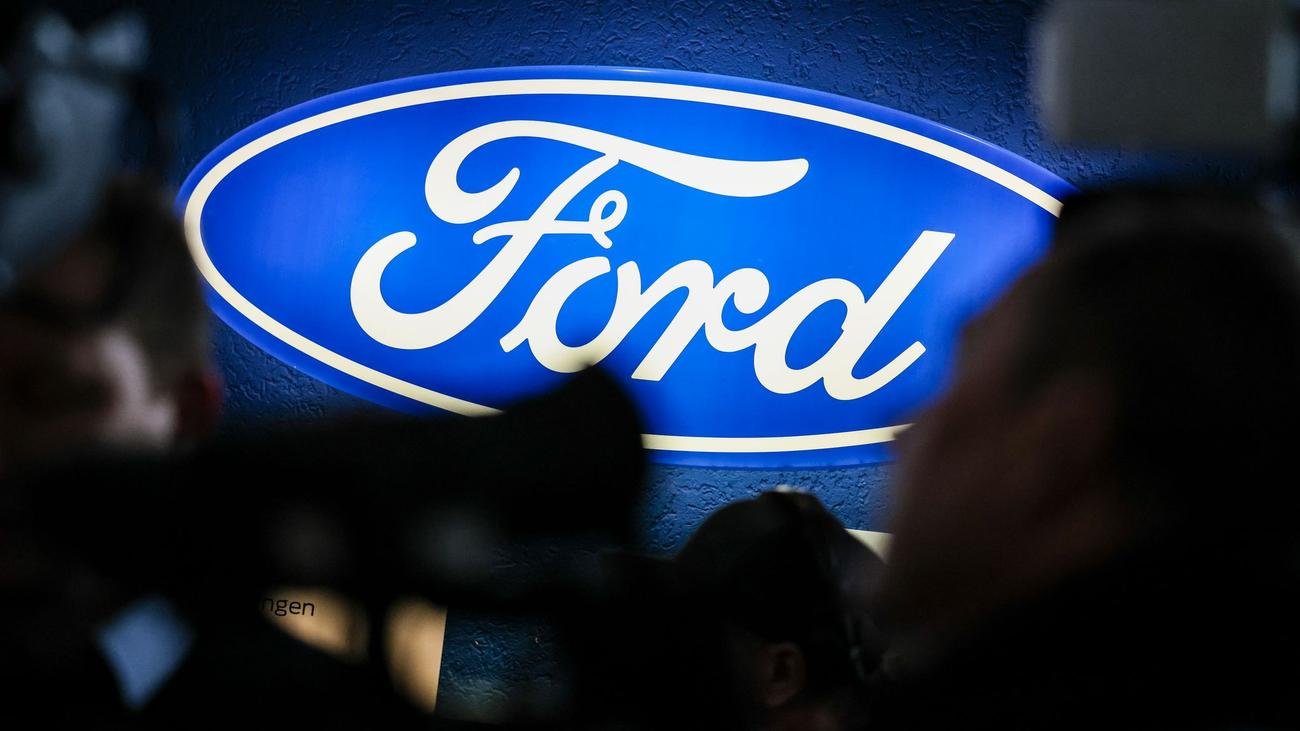 Autobauer in der Krise: Ford-Stellenabbau: IG Metall fordert hohe Abfindungen
