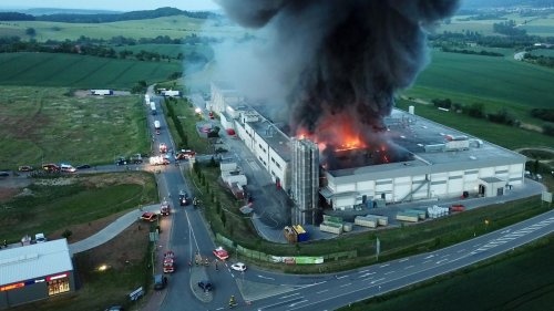 Nordhausen: Großeinsatz für Feuerwehren: Brand in Bäckerei