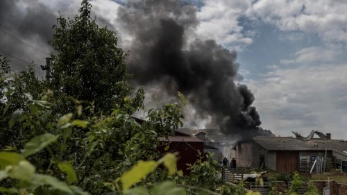 Ukraine-Überblick: Luftalarm in der Ukraine, Regimegegner nehmen russisches Dorf ein