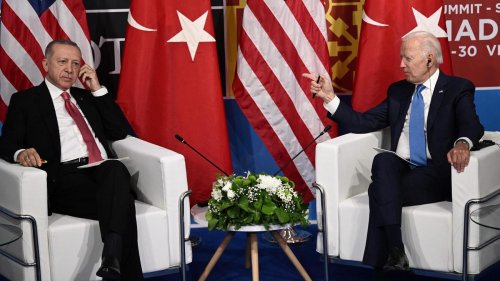 Außenpolitik der Türkei: Erdoğan reizt seine Nato-Drohungen aus