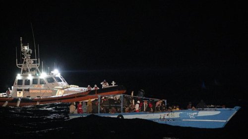 Flüchtlinge: Erfroren: Sieben Tote auf Migrantenboot vor Lampedusa