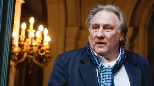 Eilmeldung 10:37 Uhr Gerichtsprozess: Gérard Depardieu wegen sexueller Gewalt zu Bewährungsstrafe verurteilt