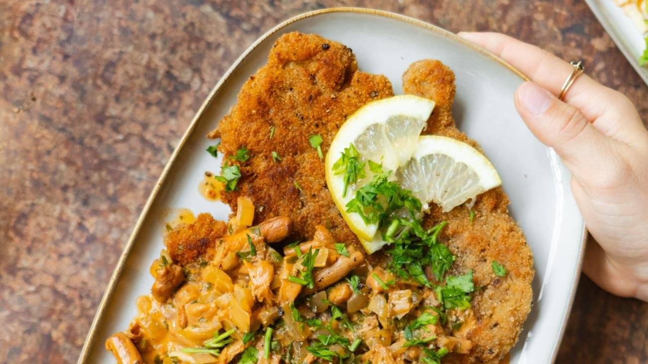 Veganes Jägerschnitzel: Für dieses Schnitzel ist kein Jäger nötig