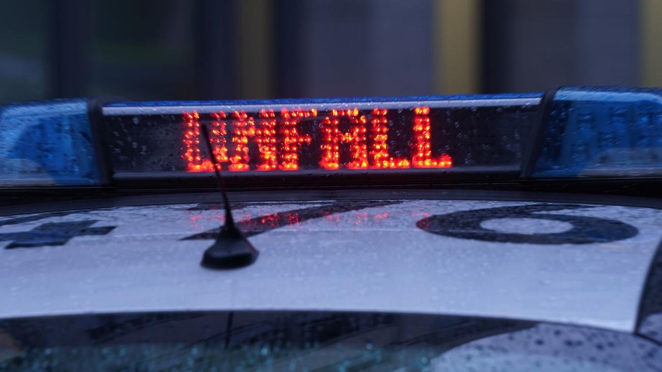 Verkehr: Frau und Jugendlicher nach Auffahrunfall im Krankenhaus