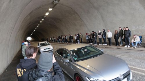 Autotuning: Polizei kontrolliert Autos am Car-Freitag