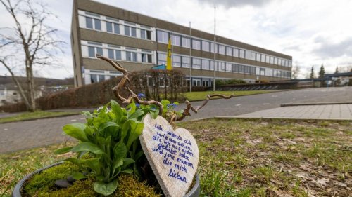 Freudenberg: Abschied von Luise: Trauerfeier für getötete Zwölfjährige