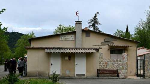 Islamfeindlichkeit : Französischer Moschee-Angreifer stellt sich Polizei