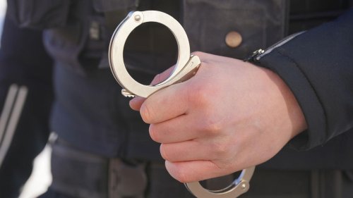Kriminalität: Wegen 14 Straftaten gesucht: Mann in Zug verhaftet